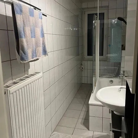 Zentrale Mit Hinterhof Parkplatz Grossen Balkon דירה Osnabrück