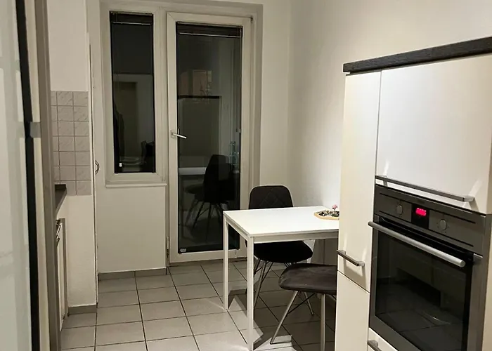 Zentrale Mit Hinterhof Parkplatz Grossen Balkon Osnabrück